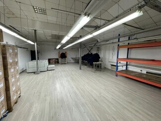 Plus de détails pour 21 Rue De Stalingrad, Bobigny - Local d'activités à louer