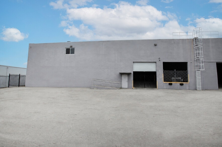 2170-2290 W 8th Ave, Hialeah, FL for lease - Building Photo - Image 3 of 22