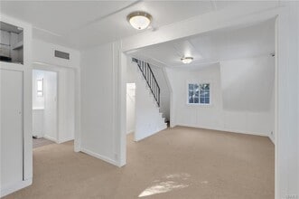 26890 CA-189 Hwy, Blue Jay, CA à louer Photo intérieure- Image 2 de 5