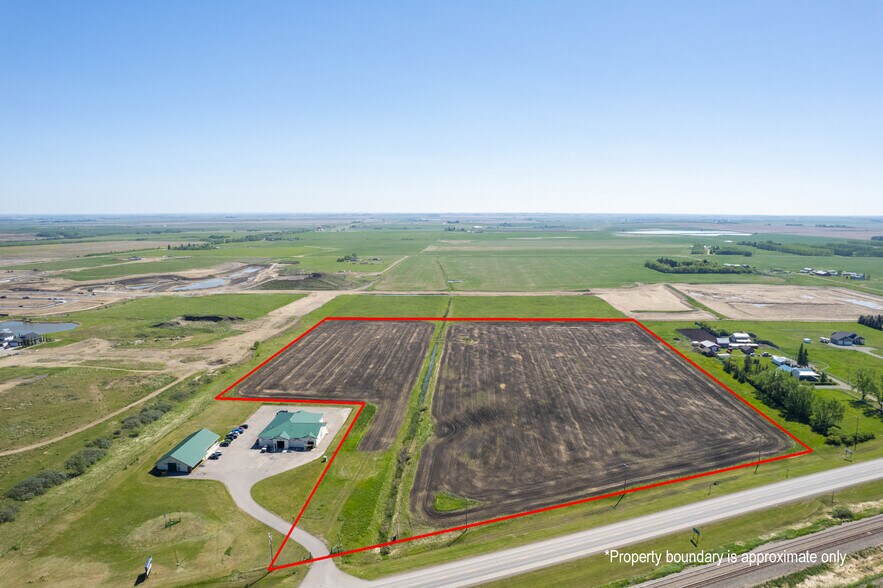 1001A Hwy 2 A, Carstairs, AB à vendre - Photo du bâtiment - Image 1 de 6