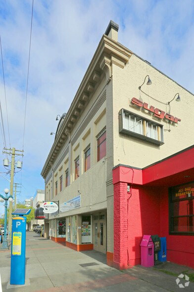 860 Yates St, Victoria, BC à louer - Photo du bâtiment - Image 2 de 2