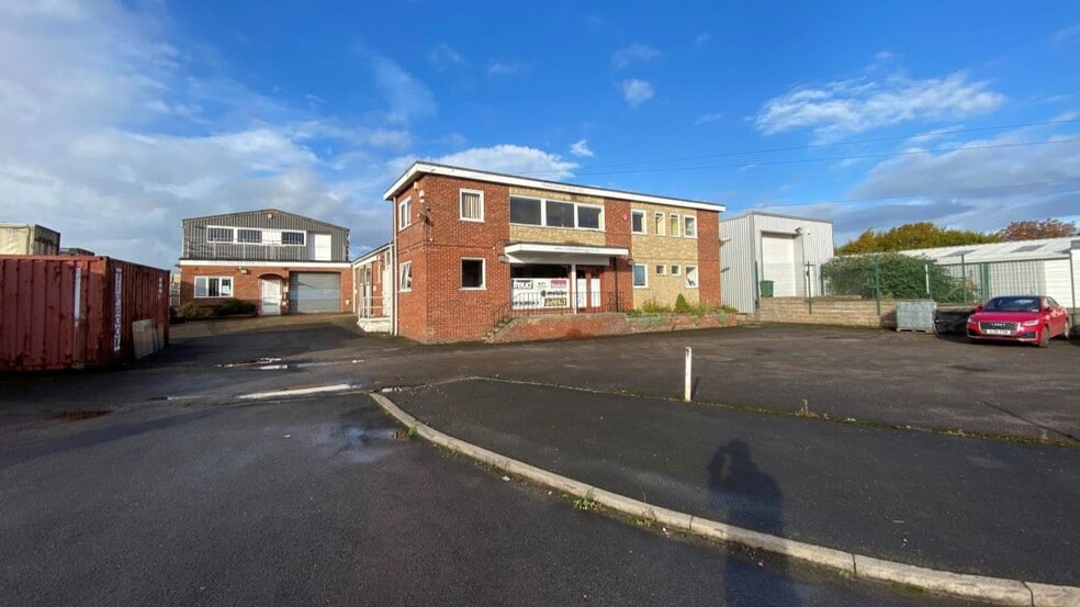 Northway Ln, Tewkesbury à vendre - Photo du bâtiment - Image 3 de 13