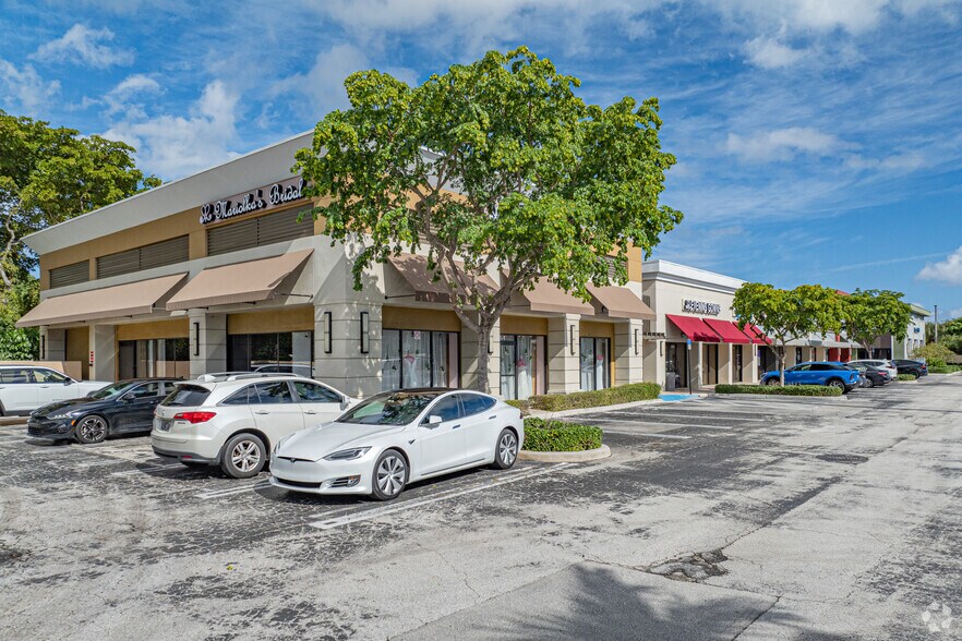 1301 W Boynton Beach Blvd, Boynton Beach, FL à louer - Photo du bâtiment - Image 3 de 5