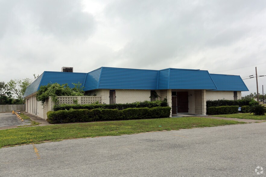 423 W Cleveland Blvd, Aransas Pass, TX à vendre - Photo du bâtiment - Image 1 de 13