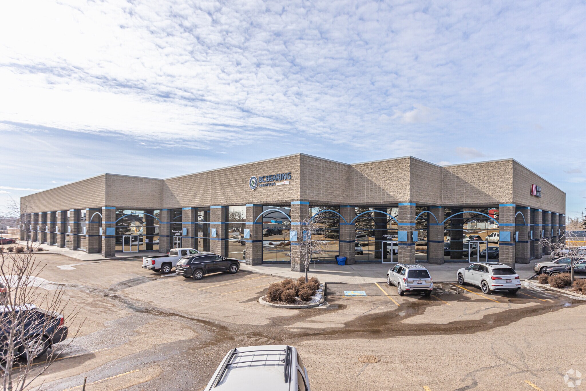 5712-5720 59 St NW, Edmonton, AB à vendre Photo principale- Image 1 de 1