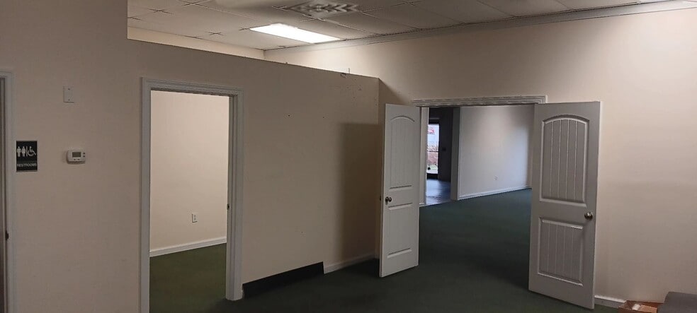 3275 New Bern Hwy, Jacksonville, NC for lease - Building Photo - Image 3 of 7