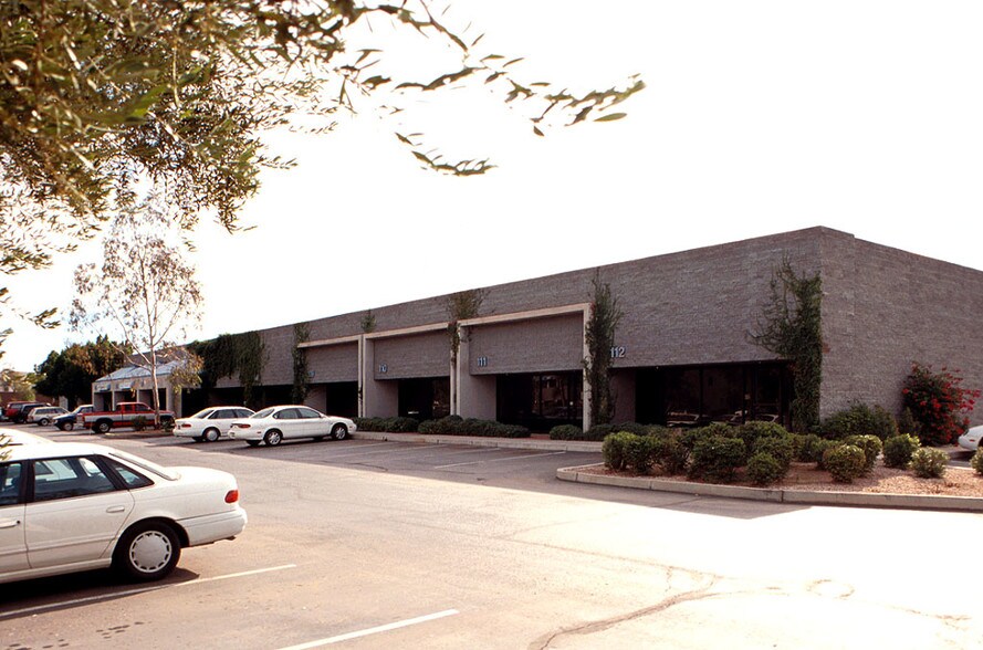 535 W Iron Ave, Mesa, AZ à louer - Photo du bâtiment - Image 3 de 11