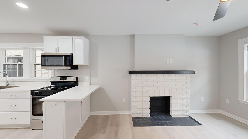 12383 Cedar Rd, Cleveland Heights, OH for sale - Matterport 3D Scan - Image 3 of 32