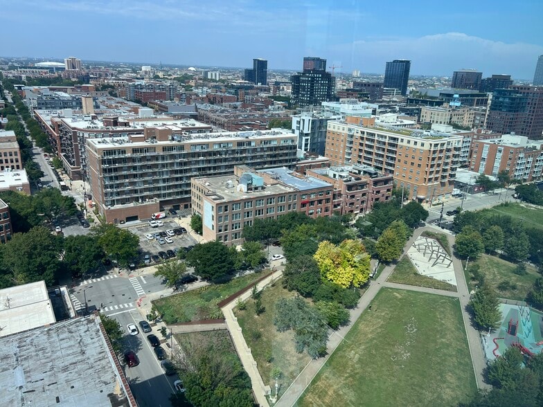 940 W Adams St, Chicago, IL for lease - Building Photo - Image 2 of 11