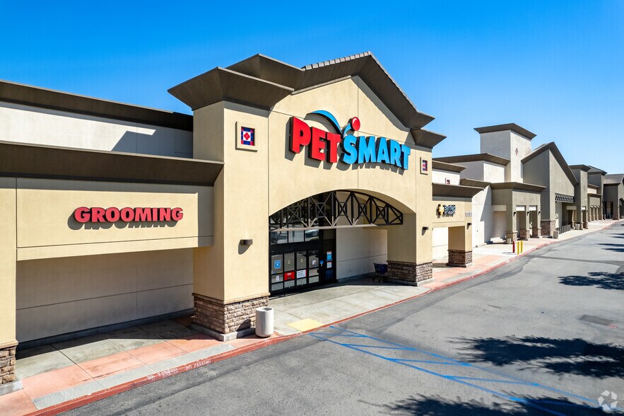 12945-13225 Peyton Dr, Chino Hills, CA à louer - Photo du bâtiment - Image 2 de 9