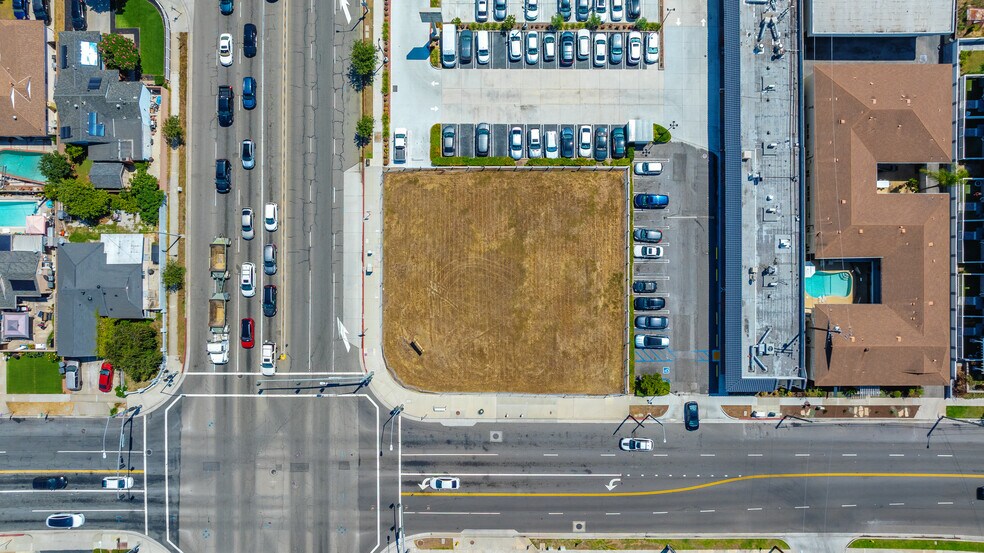 2150 Artesia Blvd, Torrance, CA à louer - Photo du bâtiment - Image 2 de 8