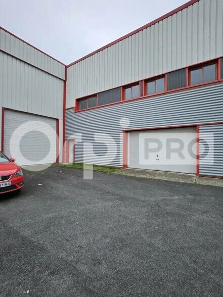 Industrial in Reims for lease - Building Photo - Image 2 of 8