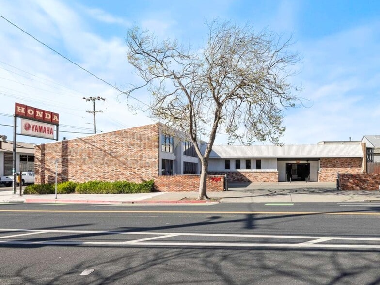 735 Gilman St, Berkeley, CA for sale - Building Photo - Image 2 of 40