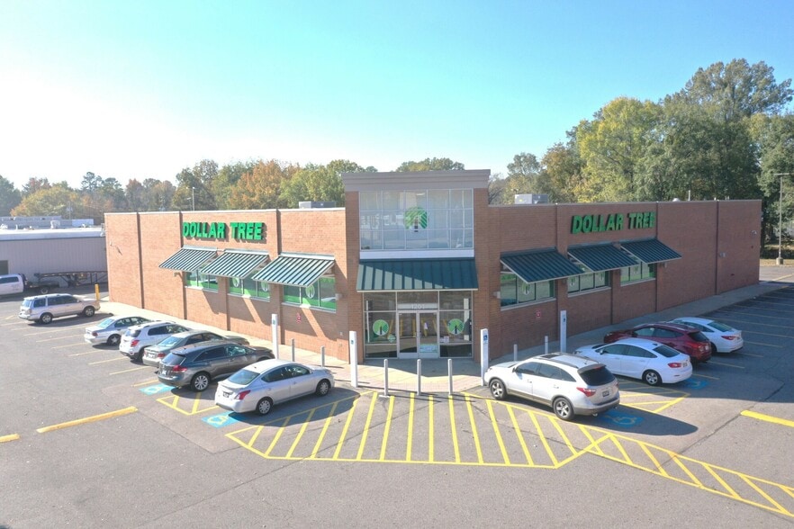 Walgreens Portfolio portfolio of 3 properties for sale on LoopNet.ca - Primary Photo - Image 3 of 3