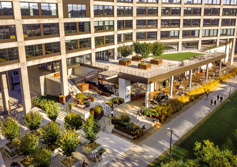 725 Ponce de Leon Ave NE, Atlanta, GA à louer - Photo du bâtiment - Image 2 de 20