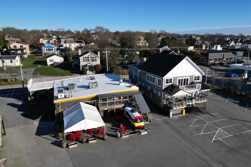 116 Aquidneck Ave, Middletown, RI for sale - Building Photo - Image 3 of 15