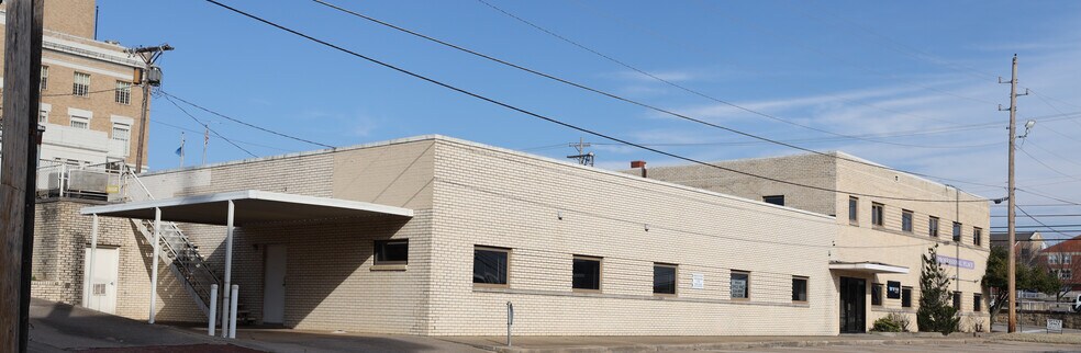 301 N 2nd St, Mcalester, OK à louer - Photo du bâtiment - Image 3 de 4