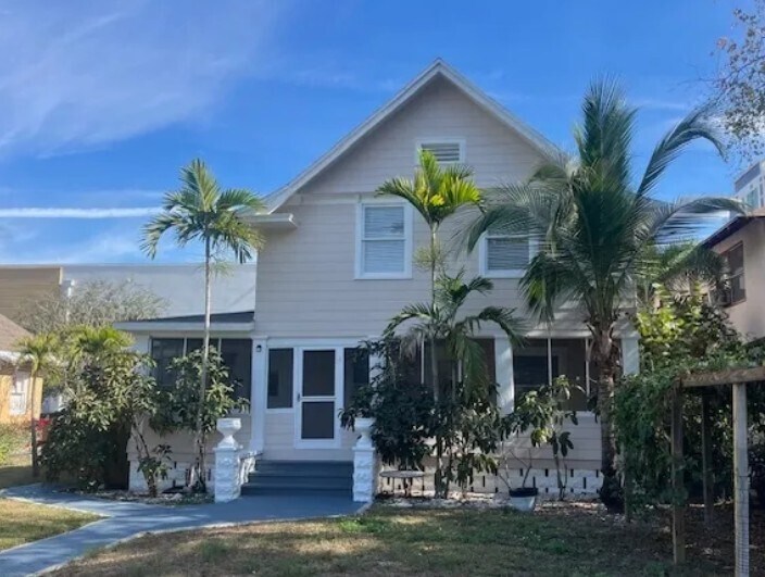 361 Lang Ct N, Saint Petersburg, FL for sale Primary Photo- Image 1 of 7