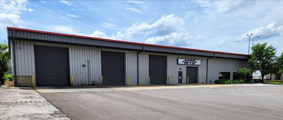 5530 Bircher Blvd, Saint Louis, MO for lease - Building Photo - Image 2 of 4