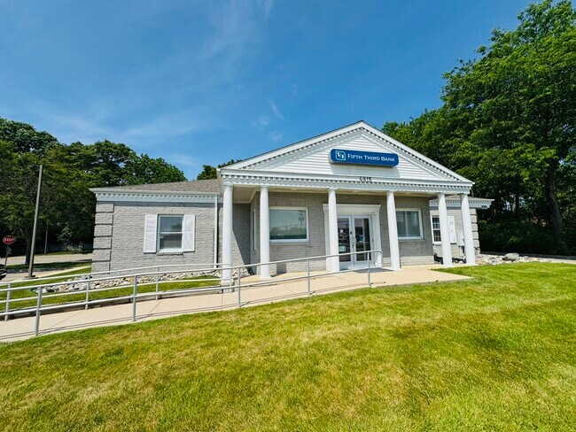 More details for 4815 Okemos Rd, Okemos, MI - Retail for Sale
