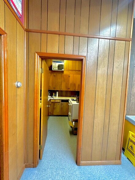 5728 McCoy Rd, Blacksburg, VA à vendre - Photo intérieure - Image 2 de 13