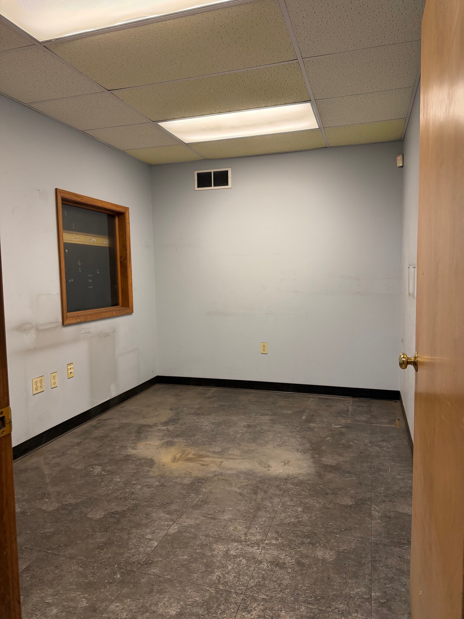 200 N 1st St, Stroudsburg, PA à louer Photo intérieure- Image 1 de 6