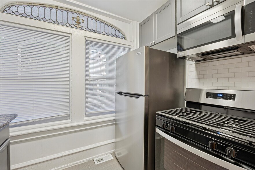 236 Buckingham Pl, Philadelphia, PA à vendre - Photo intérieure - Image 2 de 8