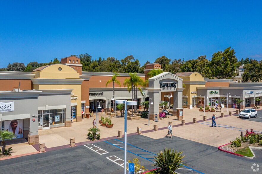 3804-3890 Valley Centre Dr, San Diego, CA à louer - Photo du bâtiment - Image 1 de 9