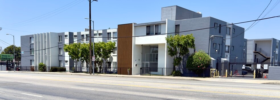 835 W Rosecrans Ave, Gardena, CA for sale - Building Photo - Image 2 of 18