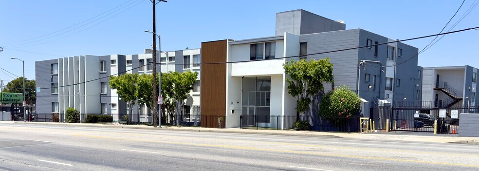 835 W Rosecrans Ave, Gardena, CA à vendre - Photo du bâtiment - Image 2 de 18