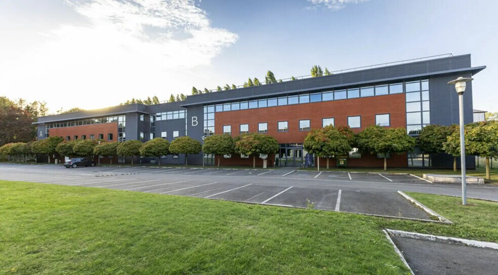 Office in Villeneuve-d'Ascq for lease - Building Photo - Image 1 of 6