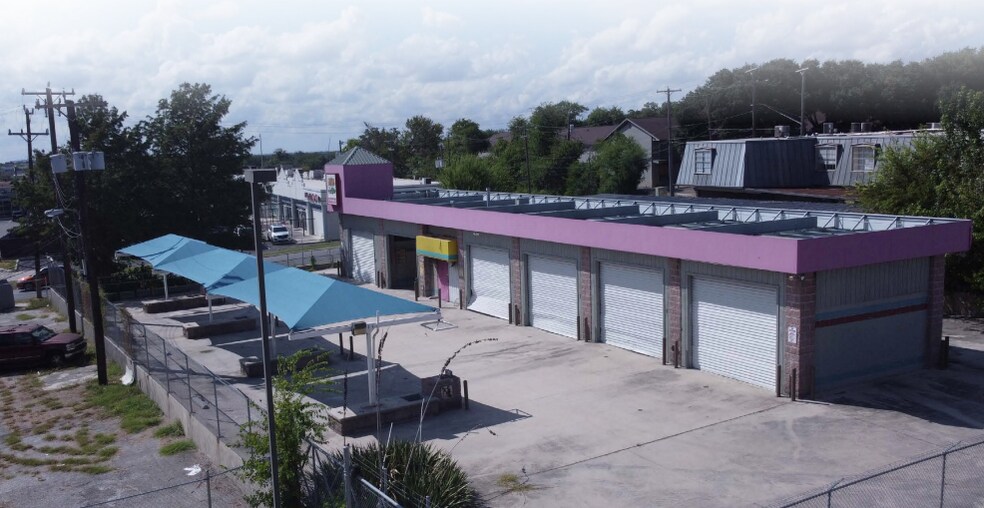125 De Chantle Dr, San Antonio, TX à louer - Photo du bâtiment - Image 1 de 5