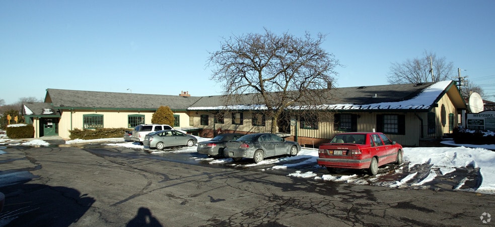 10045 W Lisbon Ave, Milwaukee, WI à vendre - Photo du bâtiment - Image 3 de 5