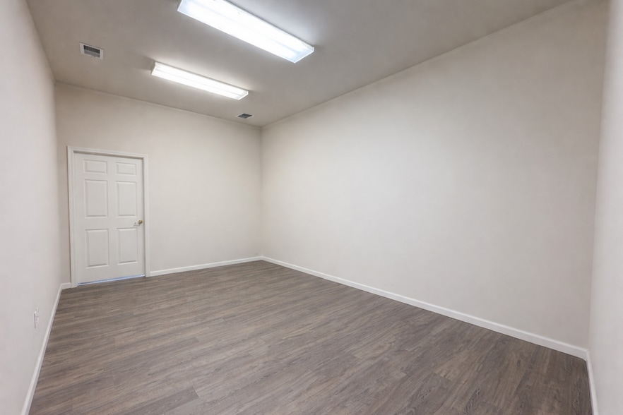 2784 Sugarloaf Pky, Lawrenceville, GA for lease - Building Photo - Image 3 of 6