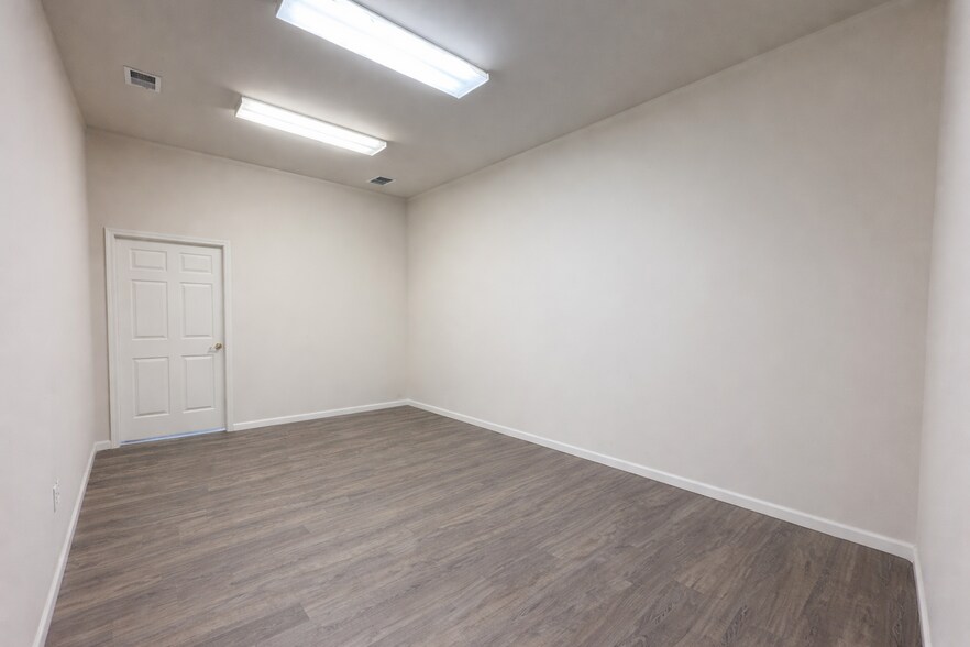 2784 Sugarloaf Pky, Lawrenceville, GA à louer - Photo du bâtiment - Image 3 de 6