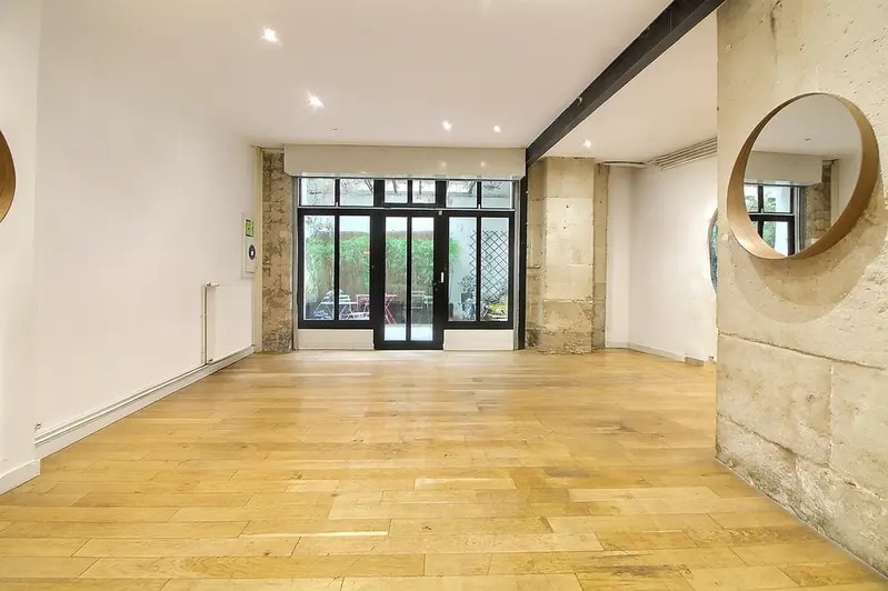 5 Rue Cyrano De Bergerac, Paris à louer - Photo du bâtiment - Image 2 de 10