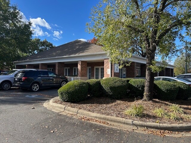 230-246 Rockmont Rd, Fort Mill, SC for lease - Building Photo - Image 1 of 8