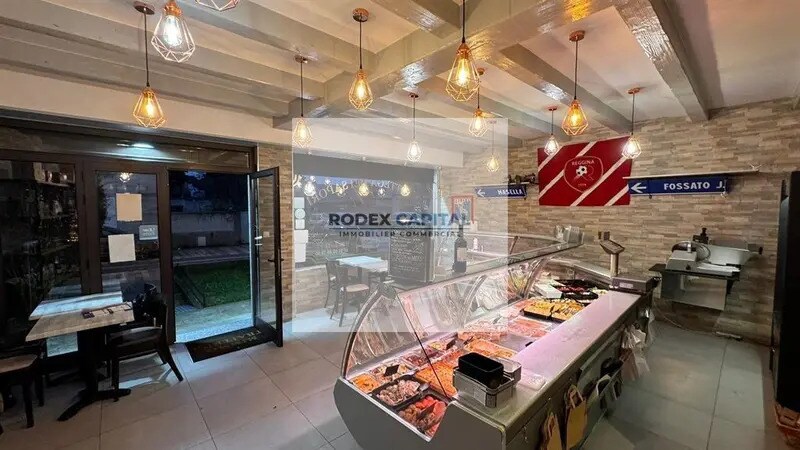 Retail in Verrières-le-Buisson for sale - Interior Photo - Image 1 of 6