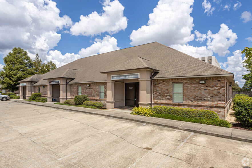 3888 S Sherwood Forest Blvd, Baton Rouge, LA à vendre - Photo principale - Image 1 de 1