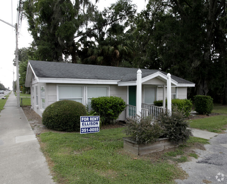 325 NE 25th Ave, Ocala, FL à louer - Photo principale - Image 1 de 8