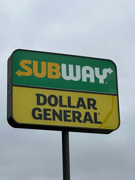 14501 Warwick Blvd, Newport News, VA à louer - Photo du bâtiment - Image 3 de 5