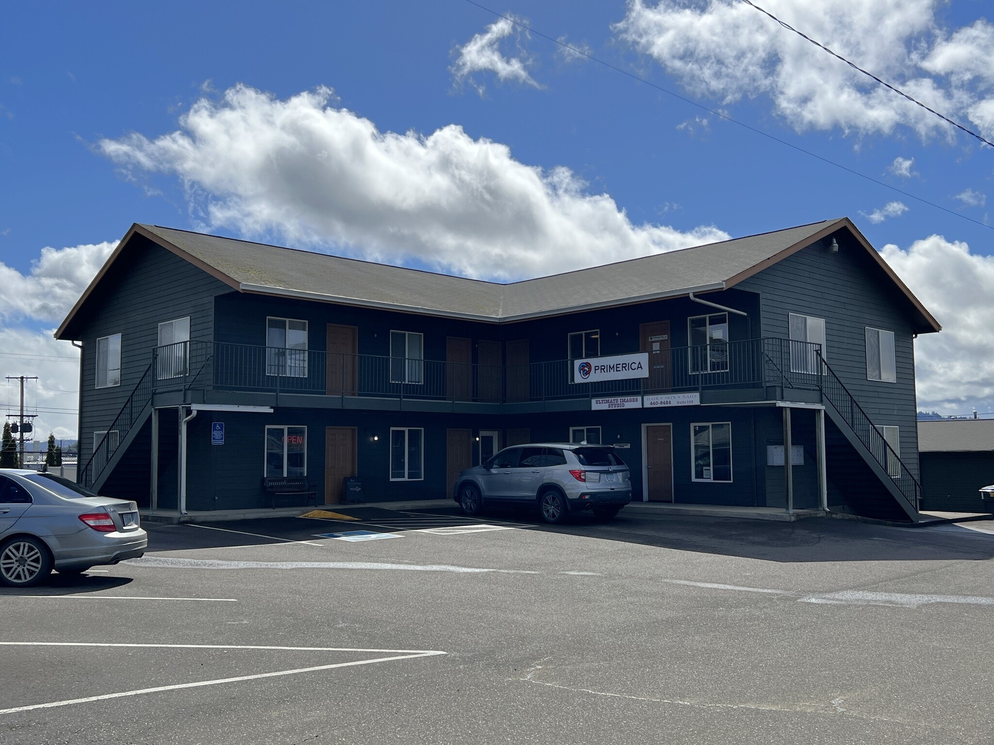 1562 NE Vine St, Roseburg, OR for lease Primary Photo- Image 1 of 10