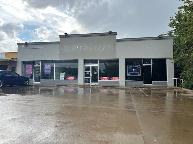 5560 Meadowbrook Dr, Fort Worth, TX for sale - Building Photo - Image 2 of 7
