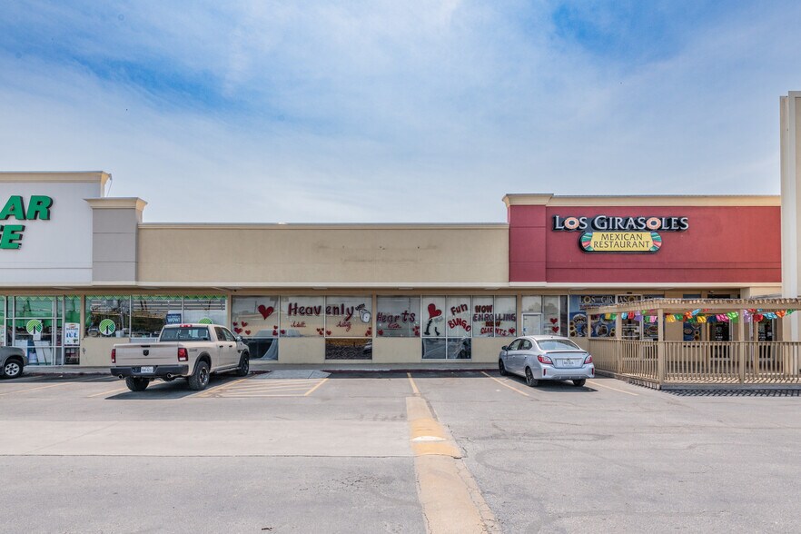 2000-2038 Austin Dr, San Antonio, TX for lease - Building Photo - Image 1 of 16