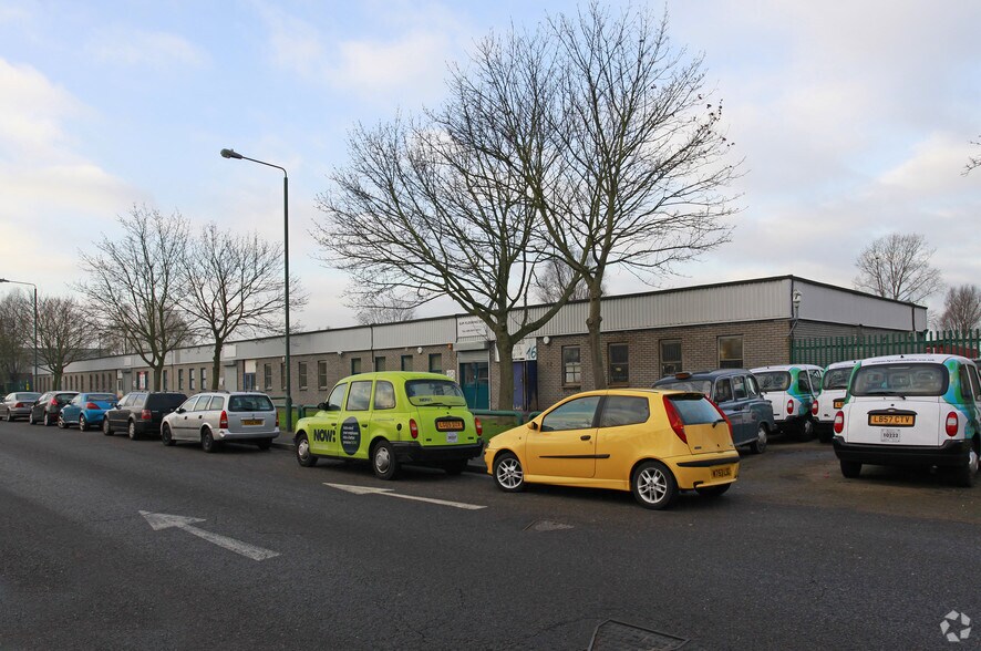 Hailey Rd, Erith à louer - Photo du bâtiment - Image 3 de 4
