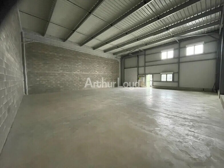 Industrial in Reims for lease - Interior Photo - Image 3 of 4