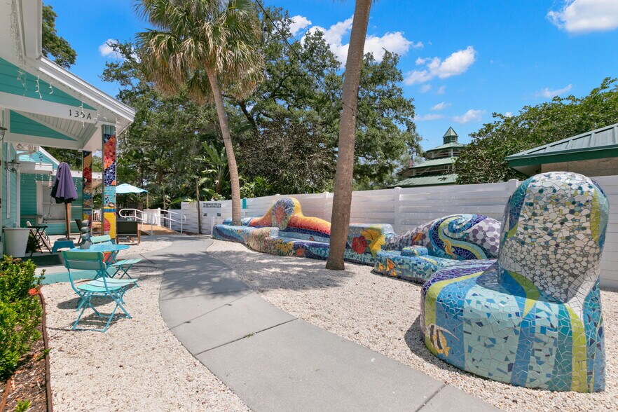 135 4th Ave N, Safety Harbor, FL à vendre - Photo du bâtiment - Image 2 de 15