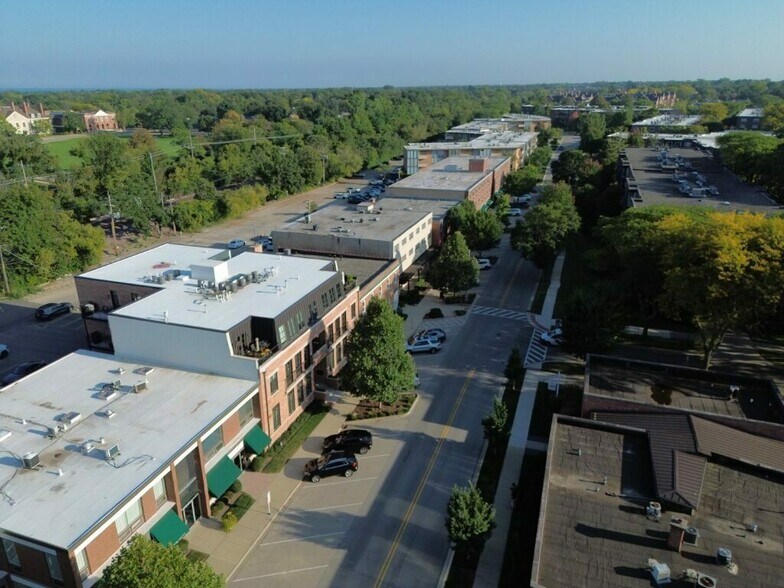 1401 N Western Ave, Lake Forest, IL à vendre - Photo du bâtiment - Image 2 de 24