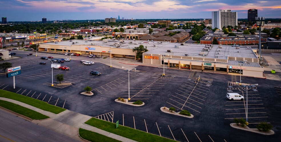 2924-2950 NW 63rd St, Oklahoma City, OK for lease - Building Photo - Image 2 of 5
