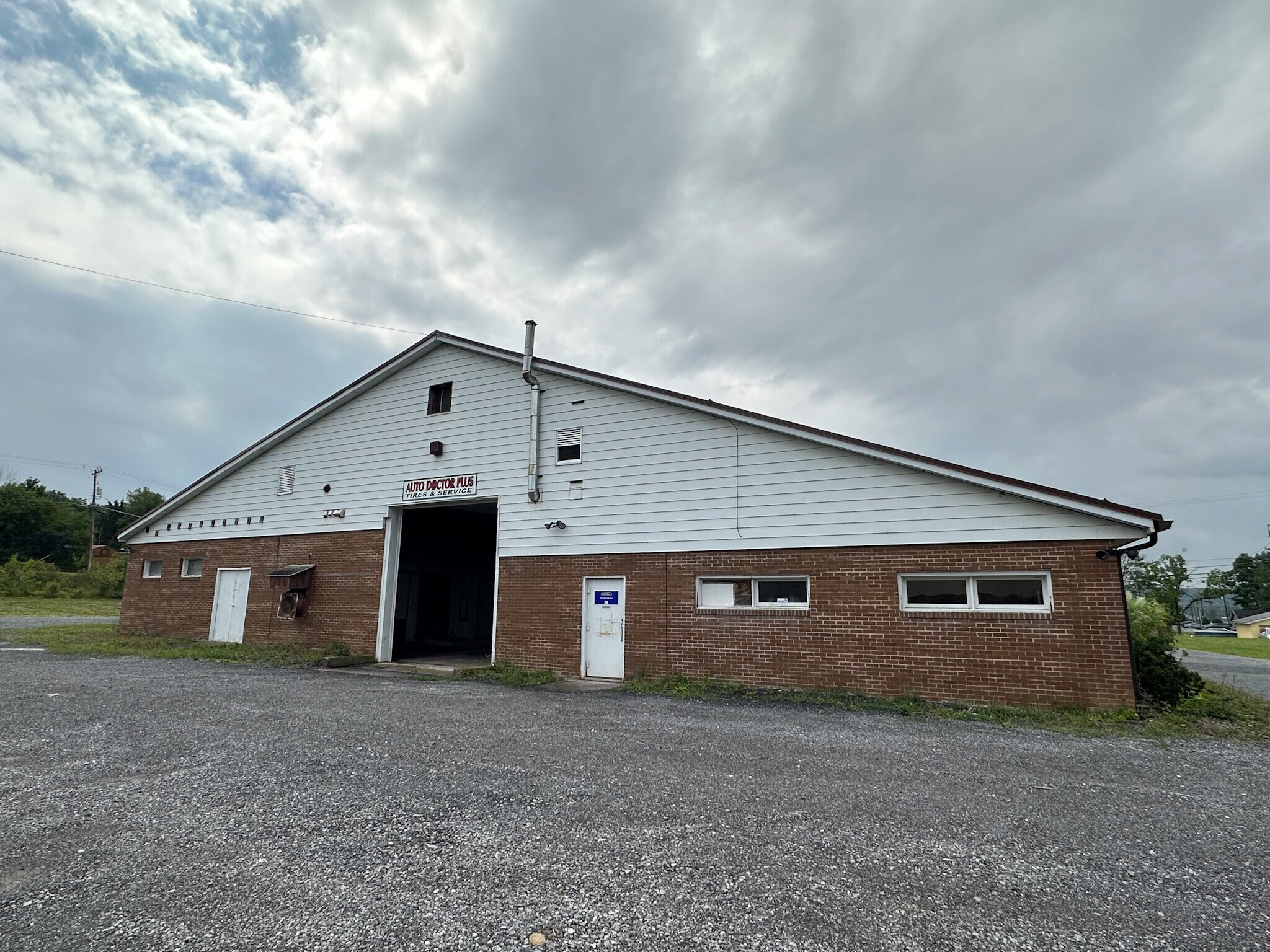 338 Pound Ln, Duncansville, PA à louer Photo du bâtiment- Image 1 de 23